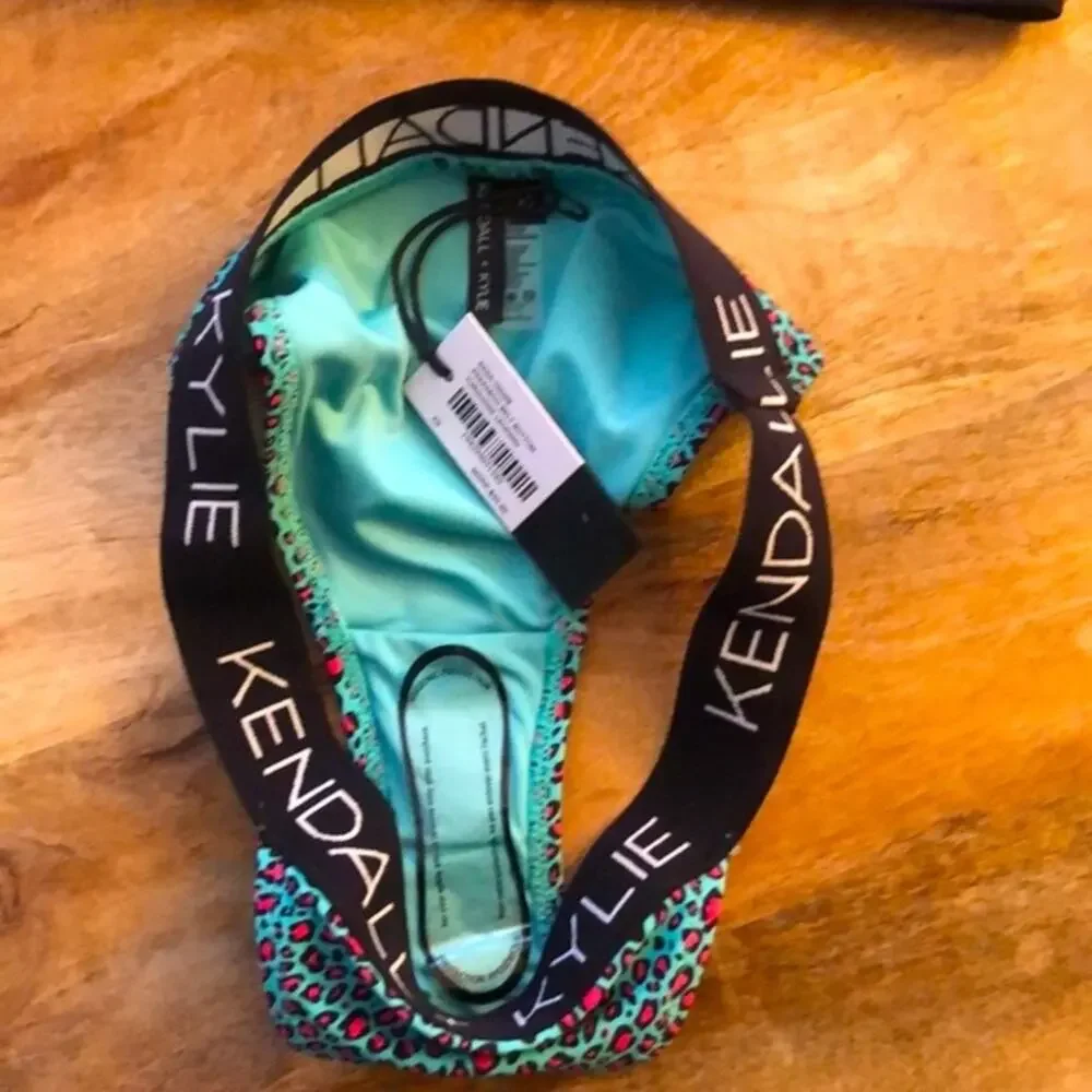 NWT! Kendall & Kylie Peekaboo Bikini size XS - Picture 8 of 10